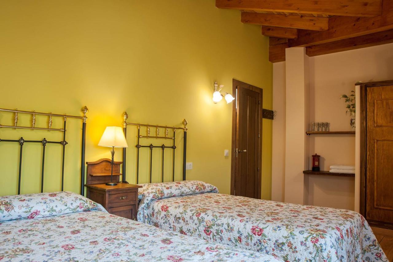 Los Robles Sotillo del Rincón Exterior foto